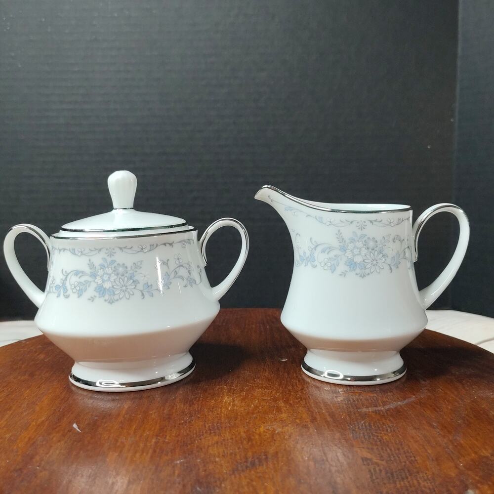 NORITAKE Fascination Pattern Sugar & Creamer Set White Porcelain Blue Flowers